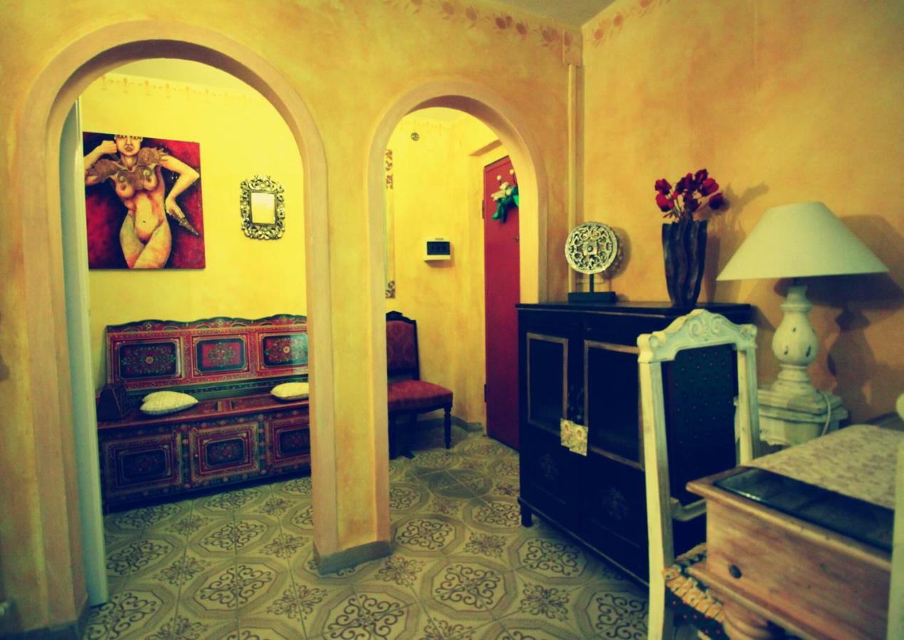 Hand Decorated House With Court Florence Extérieur photo